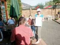 Robert bjuder p� namnsdagsskumpa