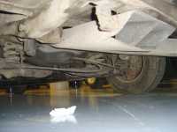 Avgasr�ret under bilen