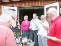 Tore bjuder p� drink