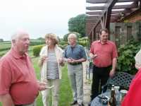 Tore bjuder p� drink