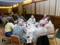 Rallydeltagarna vid middagsborden