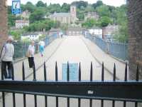 Grinden st�ng. Biltrafik inte l�ngre till�ten