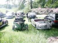 Rallybilar p� rad vid m�let