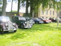 Rallybilar p� rad vid m�let