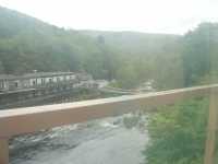 Gammalt hotell sett genom f�nstret