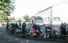 Tisdagstr�ff p� hotellets parkering