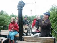 Svenskar p� sp�rvagnens �vre d�ck