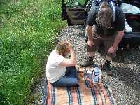 Hur i h-vete hamnade spritk�ket<BR> s� l�ngt ner p� backen?<BR> Anders n�r inte!