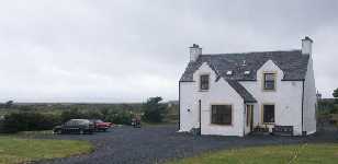 Huset sett fr�n v�gen