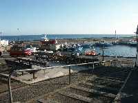 Vy fr�n staden mot hamnen