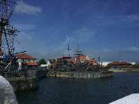 Udda skepp i museihamnen